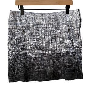 Jamie Sadock Black and White Abstract Pattern Golf Skort with Pockets size 10